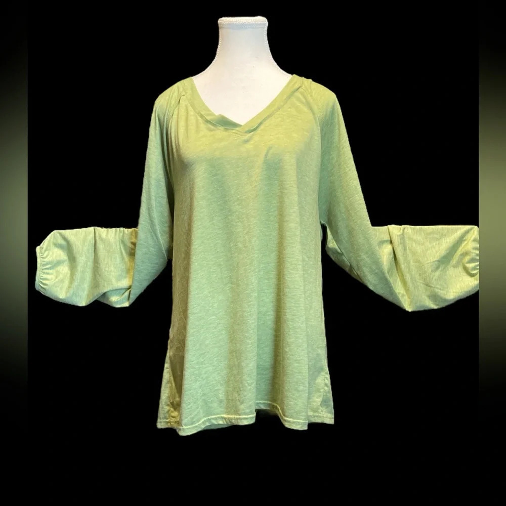 Lilicloth long sleeve green pullover top